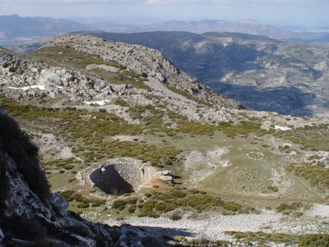 Neveras de piedra en la comunidad valenciana. (Pl� de la casa)